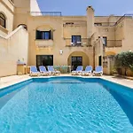 Dar Ta' Censina With Private Pool *