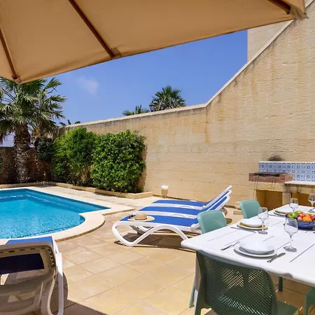 Dar Ta' Censina With Private Pool Villa