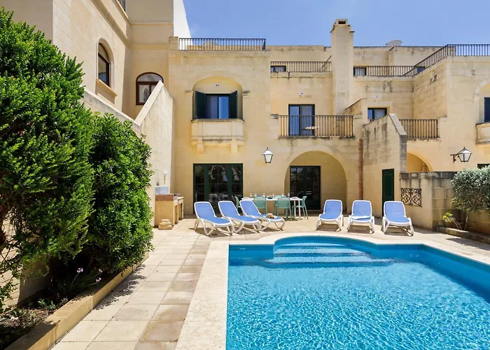 Dar Ta' Censina With Private Pool Villa