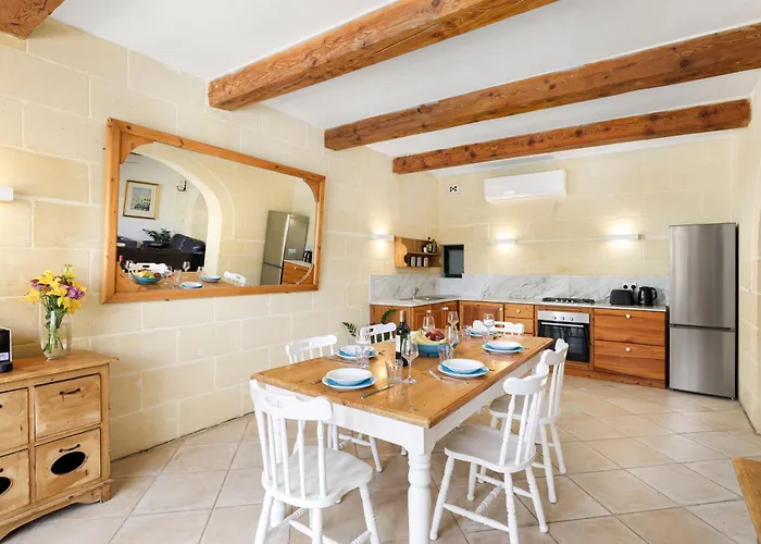 Dar Ta' Censina With Private Pool Villa Għasri