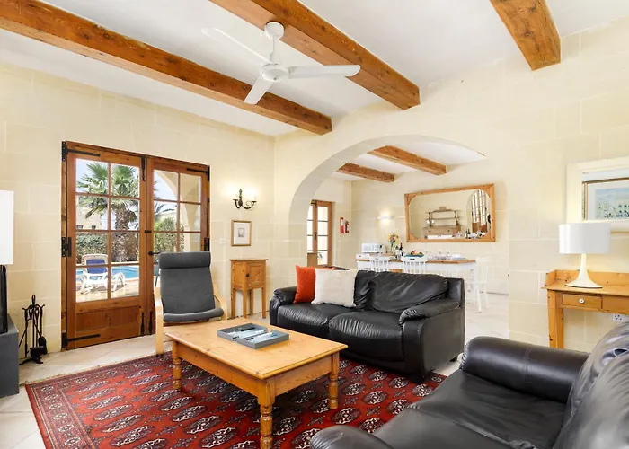 Dar Ta' Censina With Private Pool Villa *