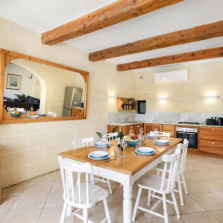 Dar Ta' Censina With Private Pool Vilă Għasri